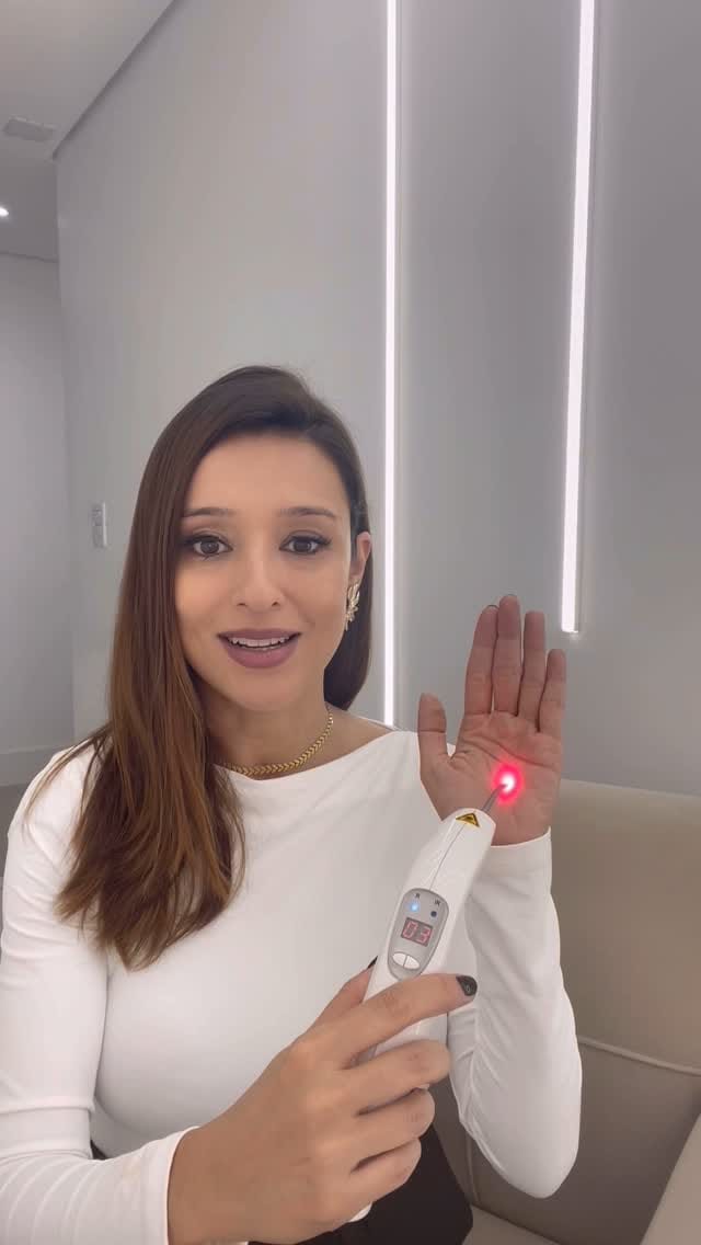 Post 8 by Dra Raíssa Relvas - Dentista Bauru on Instagram (video)