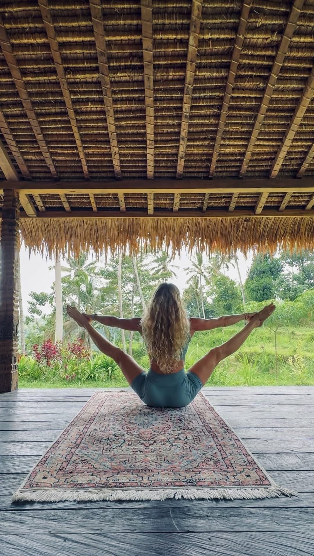 Post 10 by Yoga teacher. Psychoanalyst on Instagram (video)