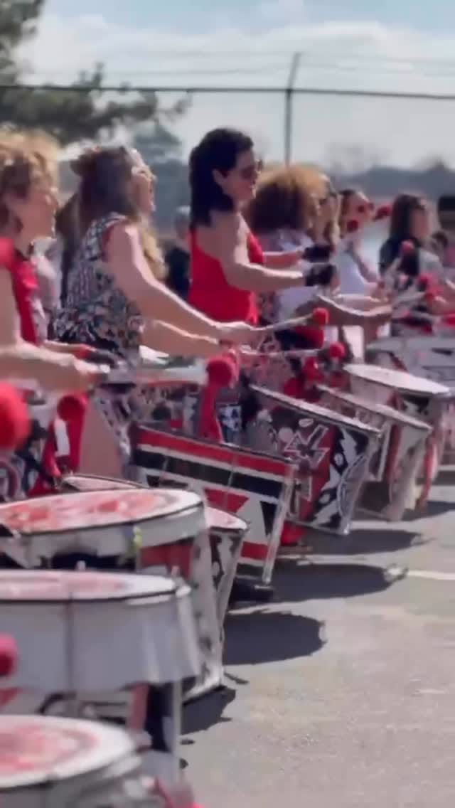Post 10 by Batalá Washington 🎶♀️🥁❤️🇧🇷🇺🇸 on Instagram (video)