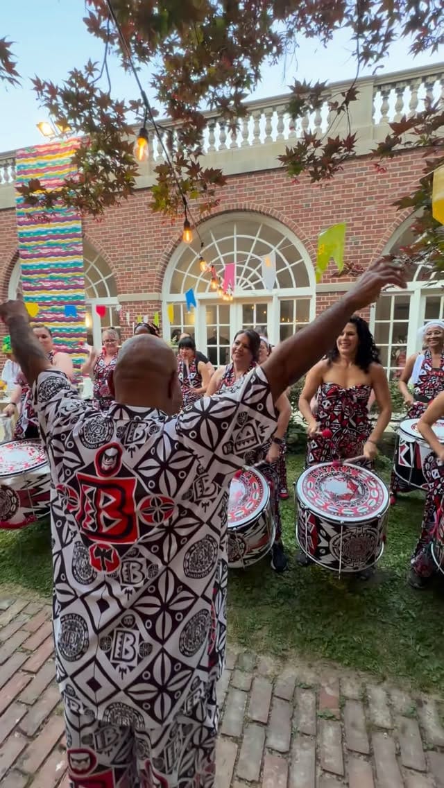 Post 5 by Batalá Washington 🎶♀️🥁❤️🇧🇷🇺🇸 on Instagram (video)