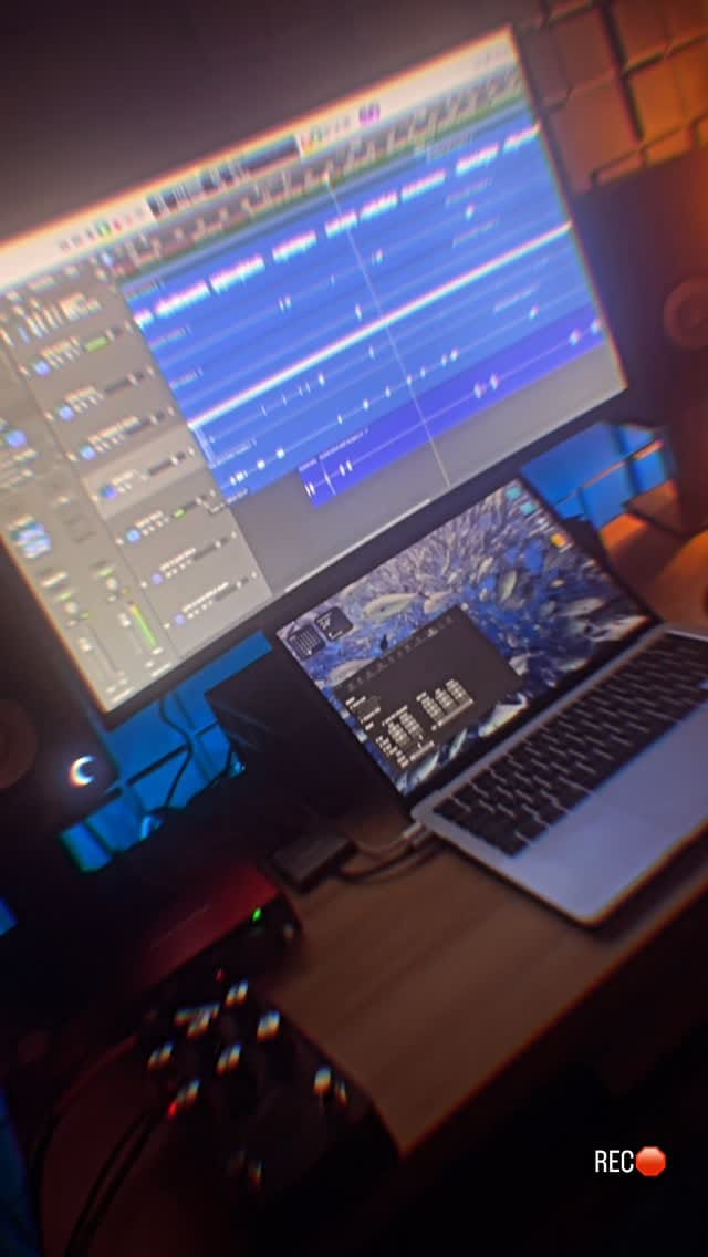 Post 6 by Silmar Lee on Instagram (video)