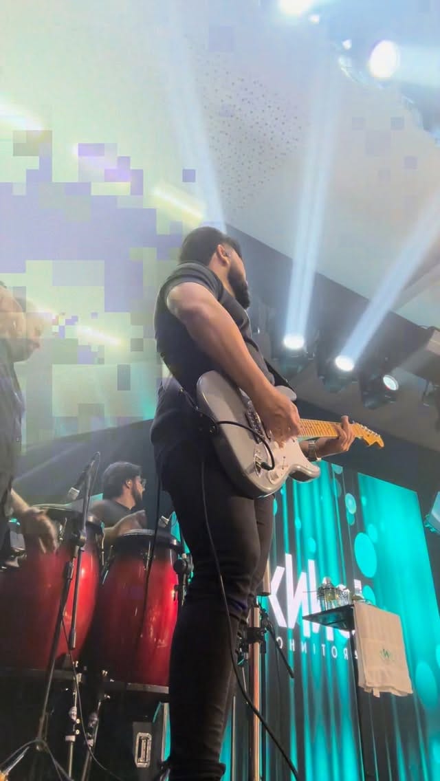 Post 8 by Silmar Lee on Instagram (video)