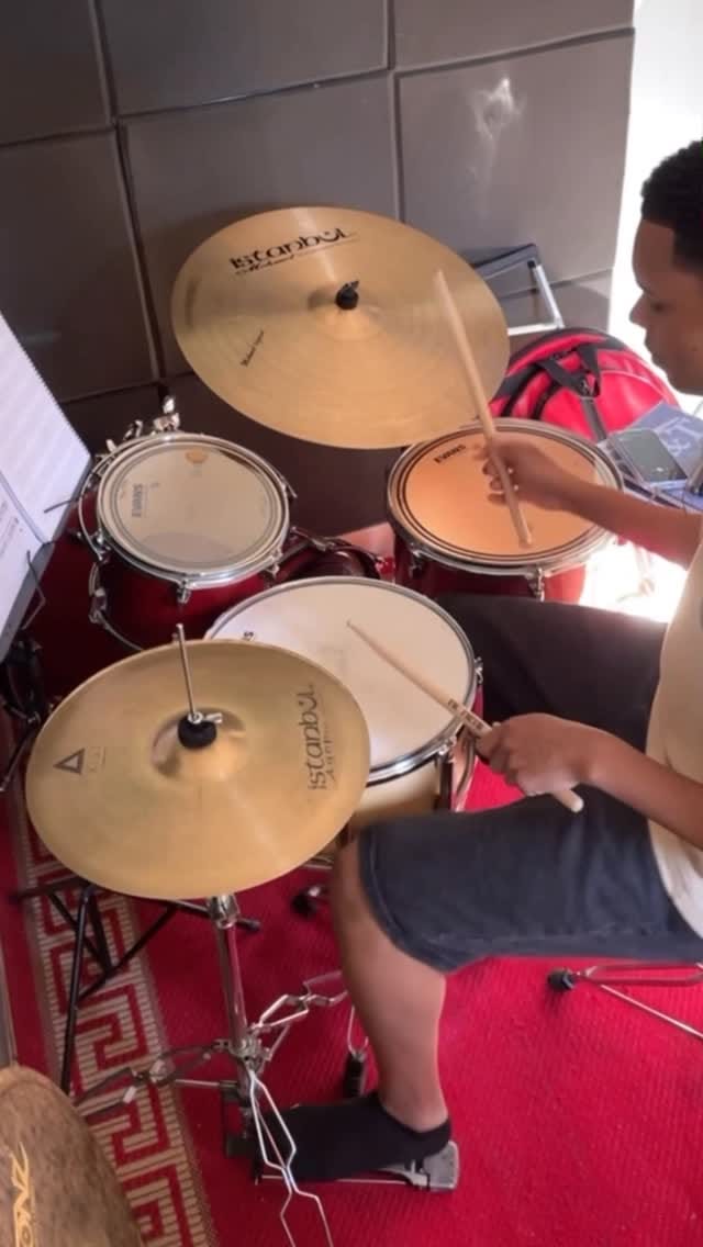 Post 3 by Єяικ ωιℓℓιαи on Instagram (video)