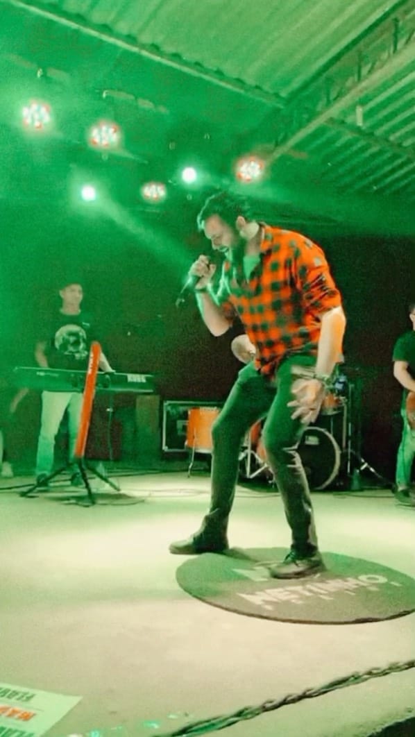 Post 10 by ROGEN FERNANDES on Instagram (video)