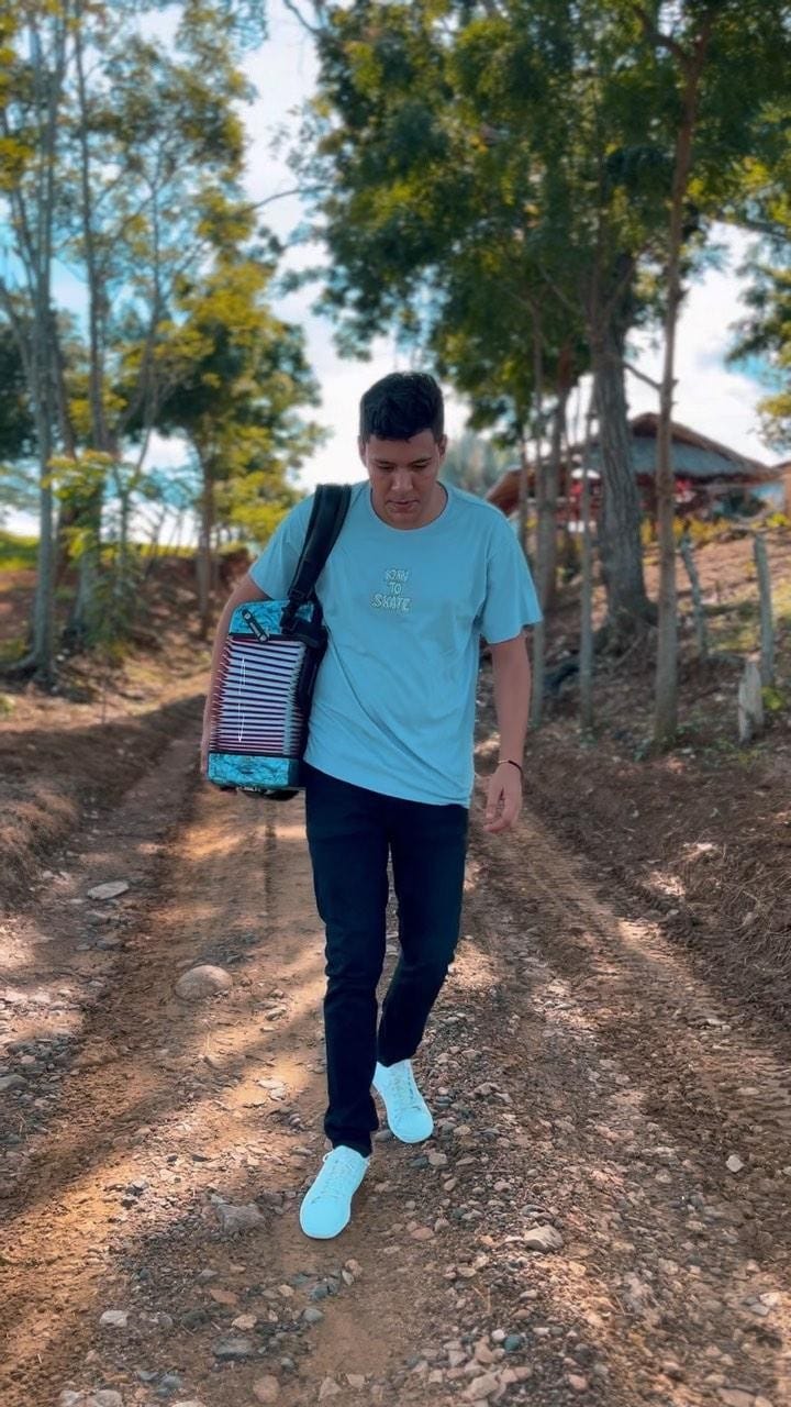 Post 10 by CAMILO SALAS R on Instagram (video)
