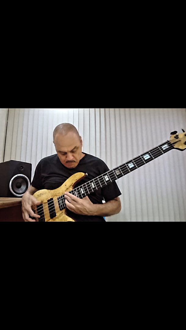Post 6 by Claudio Rosa on Instagram (video)