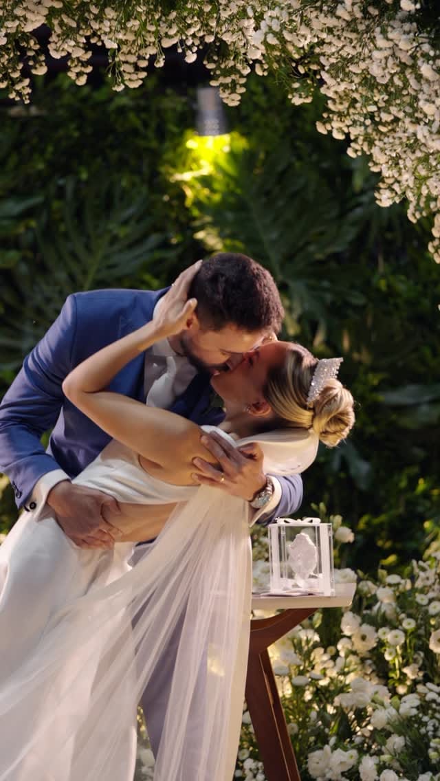 Post 4 by Mariage | Unità Coral e Orquestra para casamentos on Instagram (video)