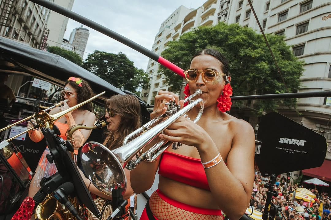 Post 6 by Mariana Oliveira on Instagram (carousel)