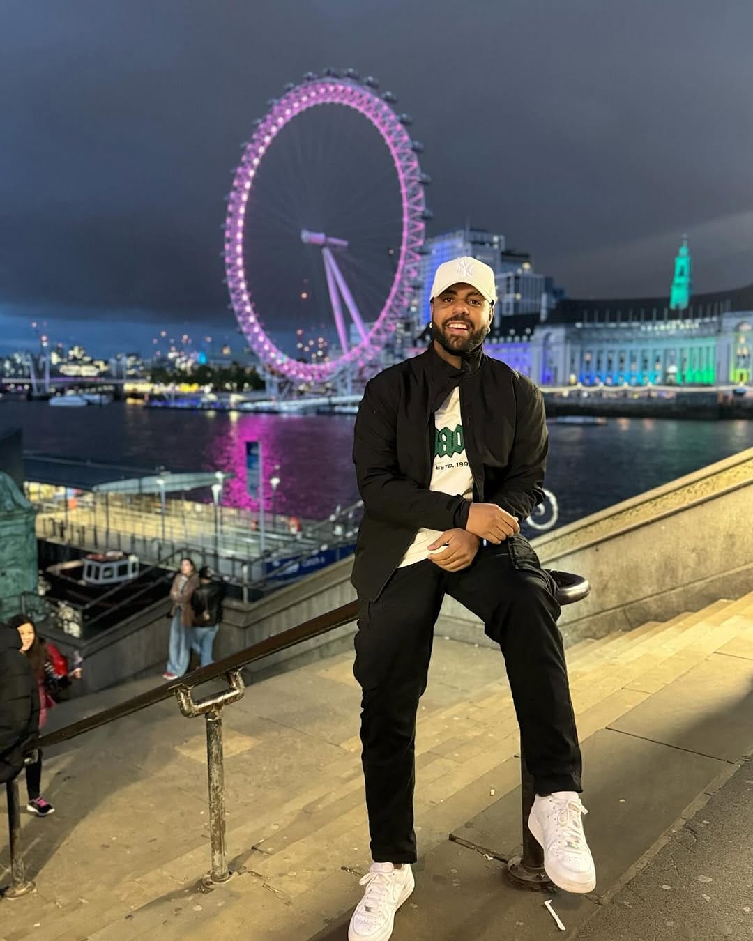 Post 8 by Lucas Gomes on Instagram (carousel)