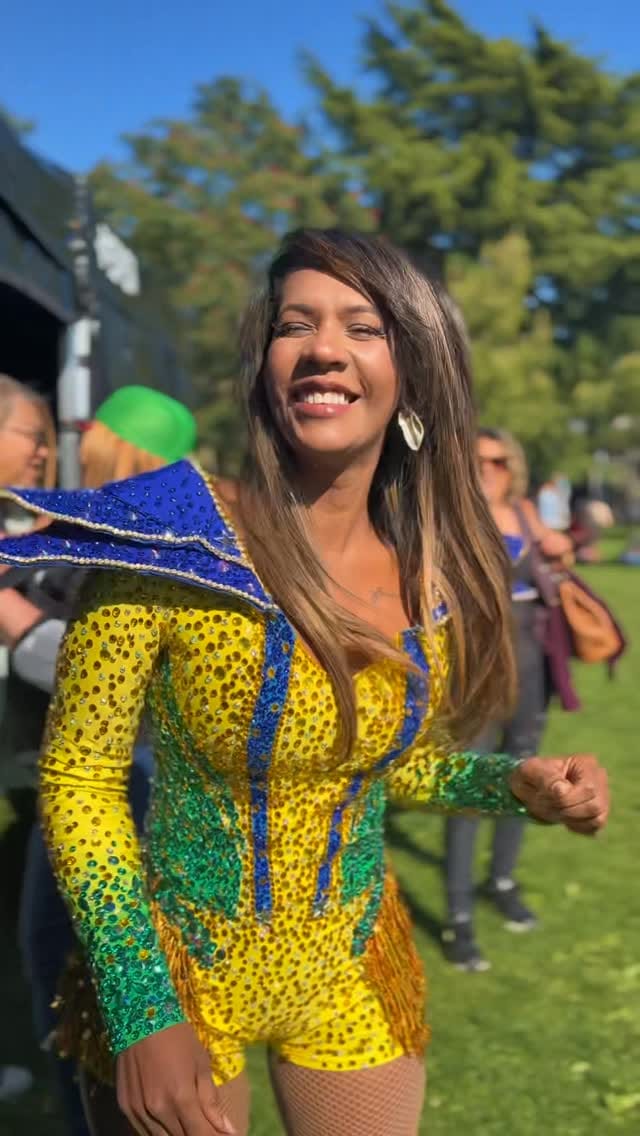 Post 6 by Janaina Mello on Instagram (video)