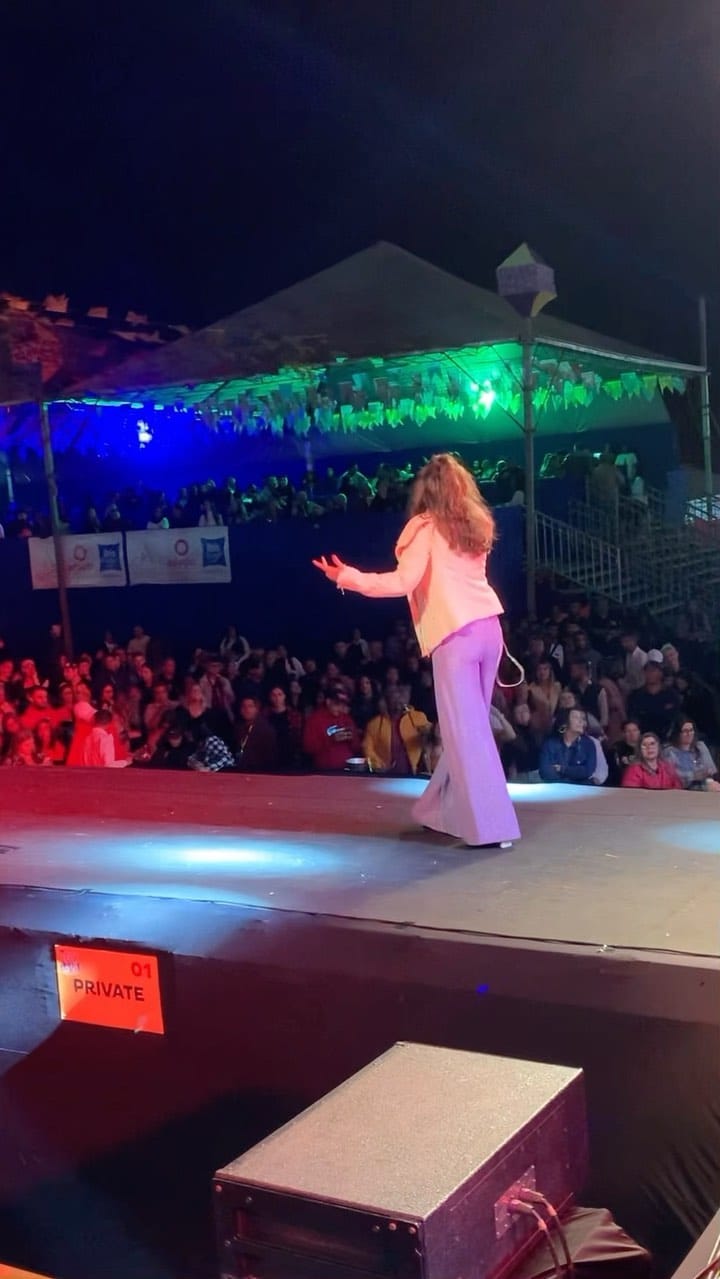 Post 10 by Marina Afarelli | Cantora & Aula de canto on Instagram (video)