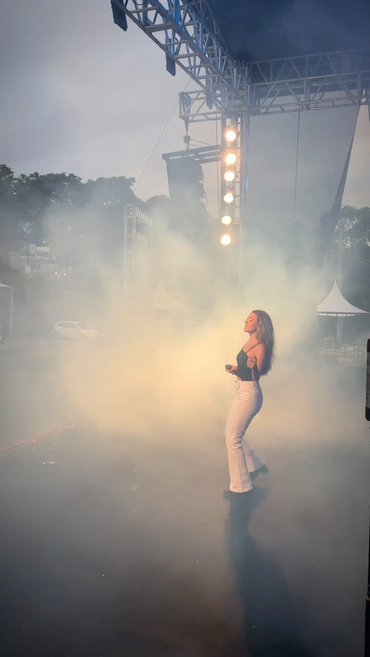 Post 9 by Marina Afarelli | Cantora & Aula de canto on Instagram (video)