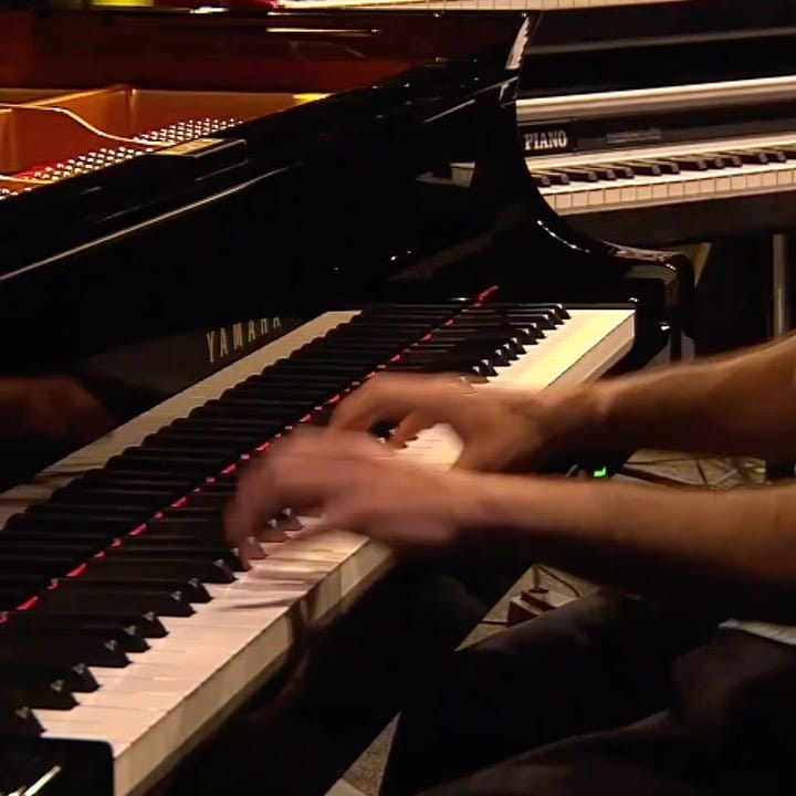 Post 10 by Henrique Gomide on Instagram (video)