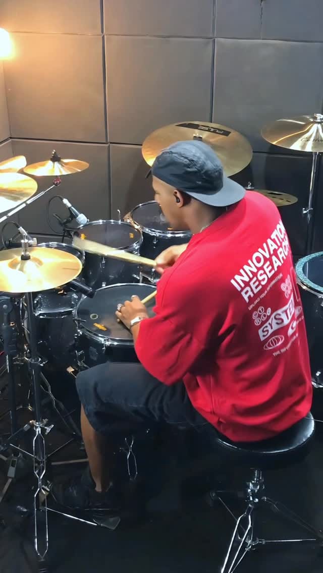 Post 4 by Tikin ® on Instagram (video)