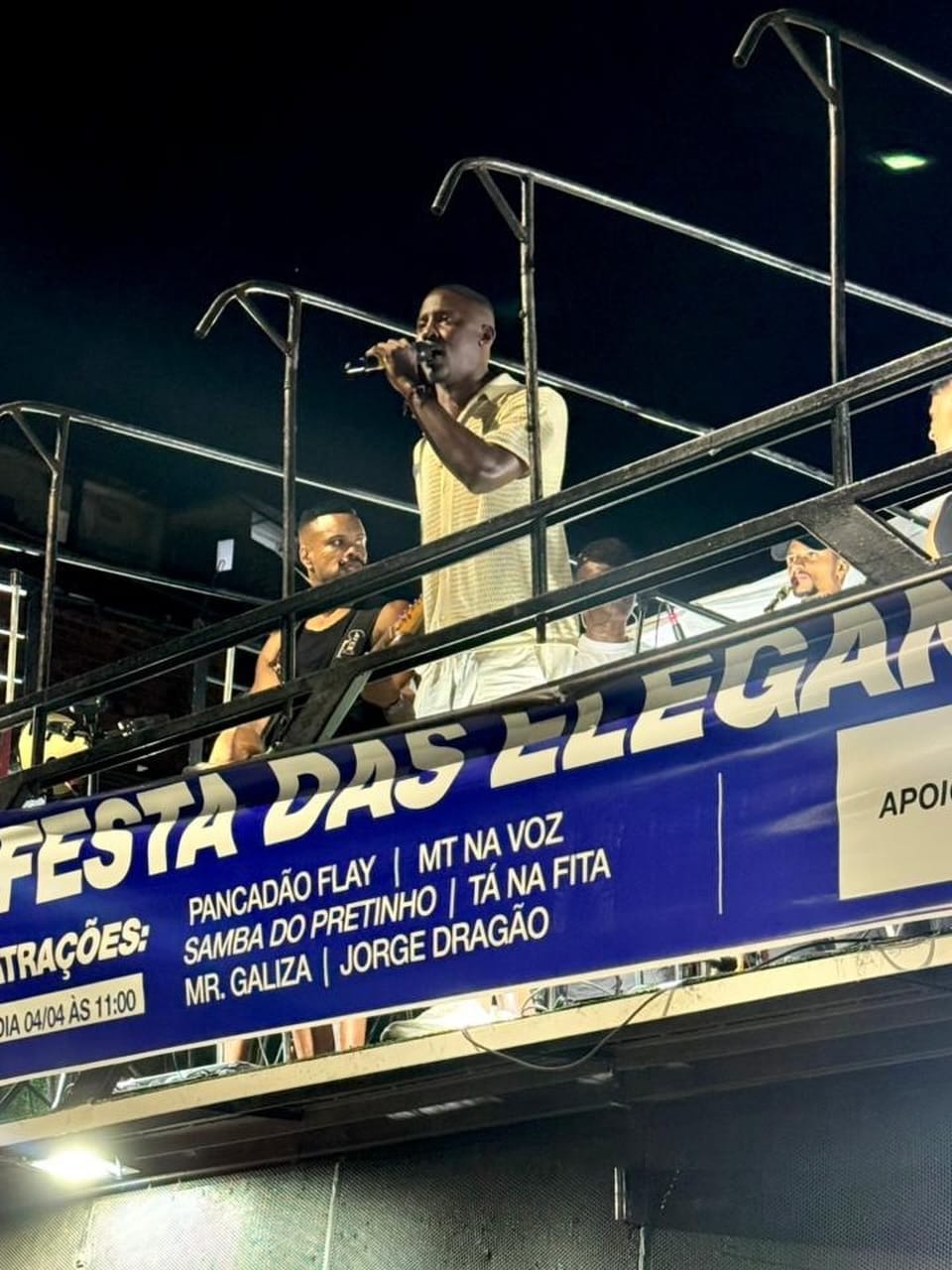 Post 5 by Tá Na Fita on Instagram (image)