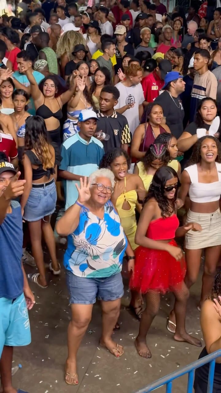 Post 8 by Swing Guetto Oficial on Instagram (video)