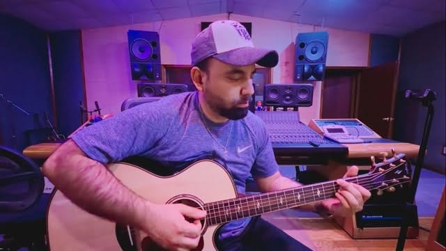 Post 2 by Dany Fender on Instagram (video)