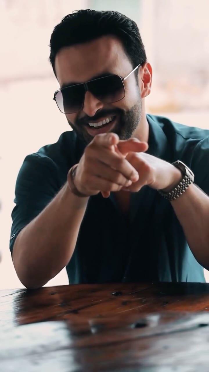 Post 10 by Ivan Martins on Instagram (video)