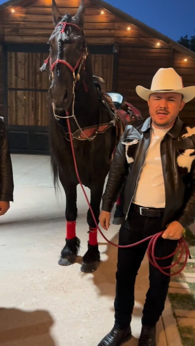 Post 6 by Los Mentados De Culiacán🤠 on Instagram (video)