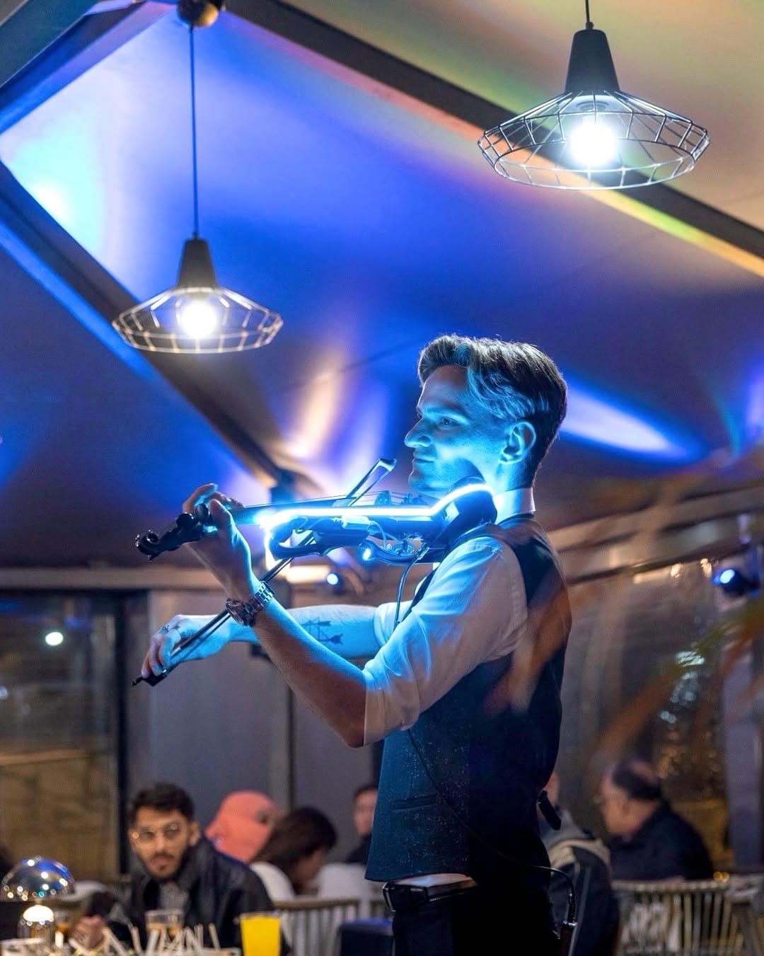 Post 5 by Caio Ferraz on Instagram (carousel)