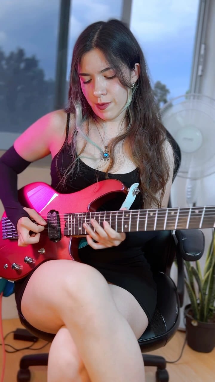 Post 8 by Elizabeth Schembri on Instagram (video)