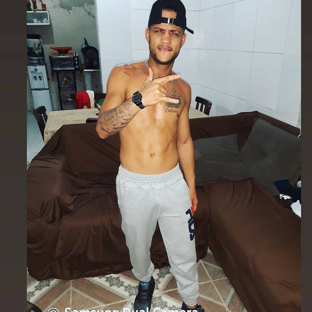 Post 2 by obrabo delas💣🔥 on Instagram (carousel)