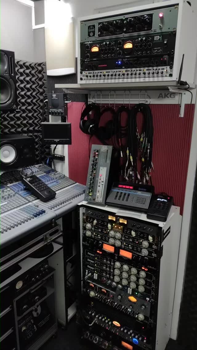 Post 1 by Mopho Studio ☢️ on Instagram (video)
