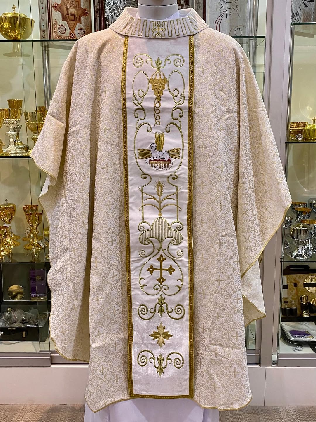 Post 4 by Agnus Dei Artigos Religiosos • Desde 2001 on Instagram (carousel)