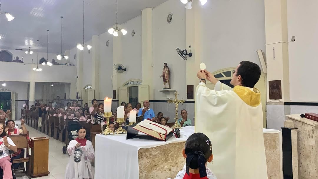 Post 7 by Paróquia São José de Pedrinhas on Instagram (carousel)