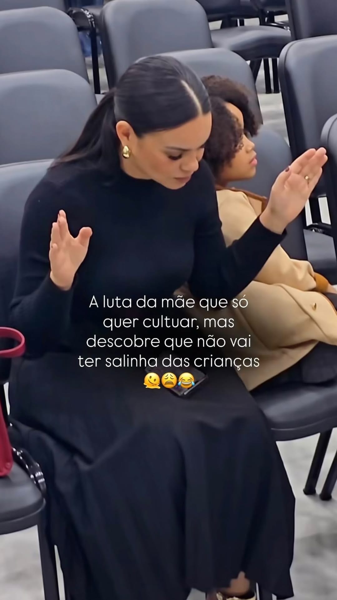 Post 10 by Flávia Joyce on Instagram (video)