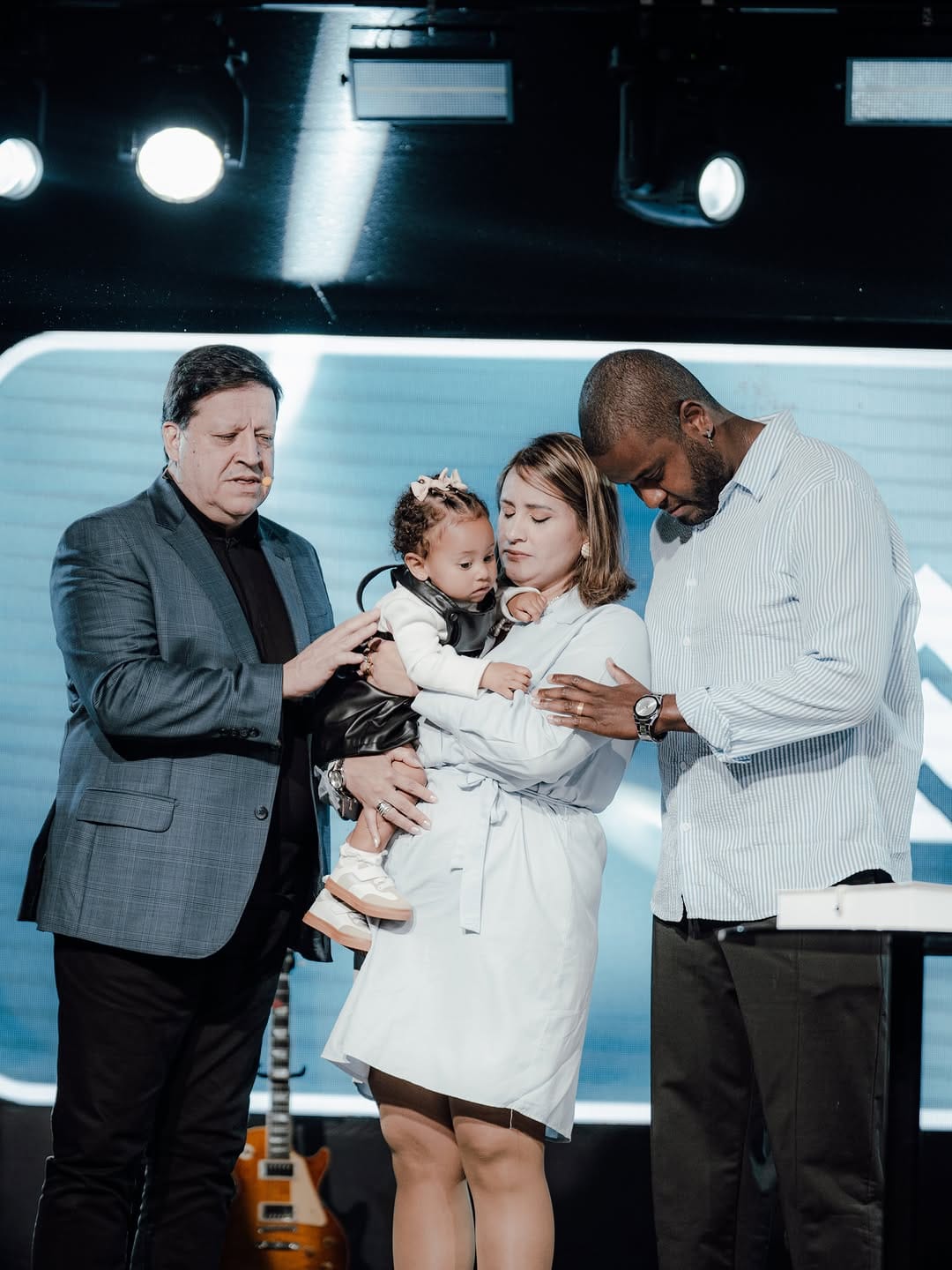Post 9 by Igreja Família da Fé on Instagram (carousel)