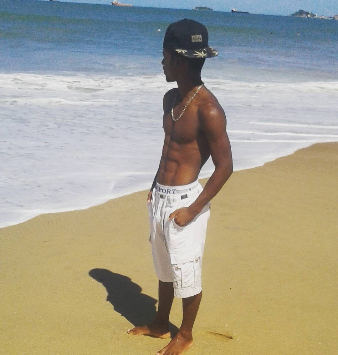 Post 4 by 😊VIVENDO 🔞 on Instagram (image)