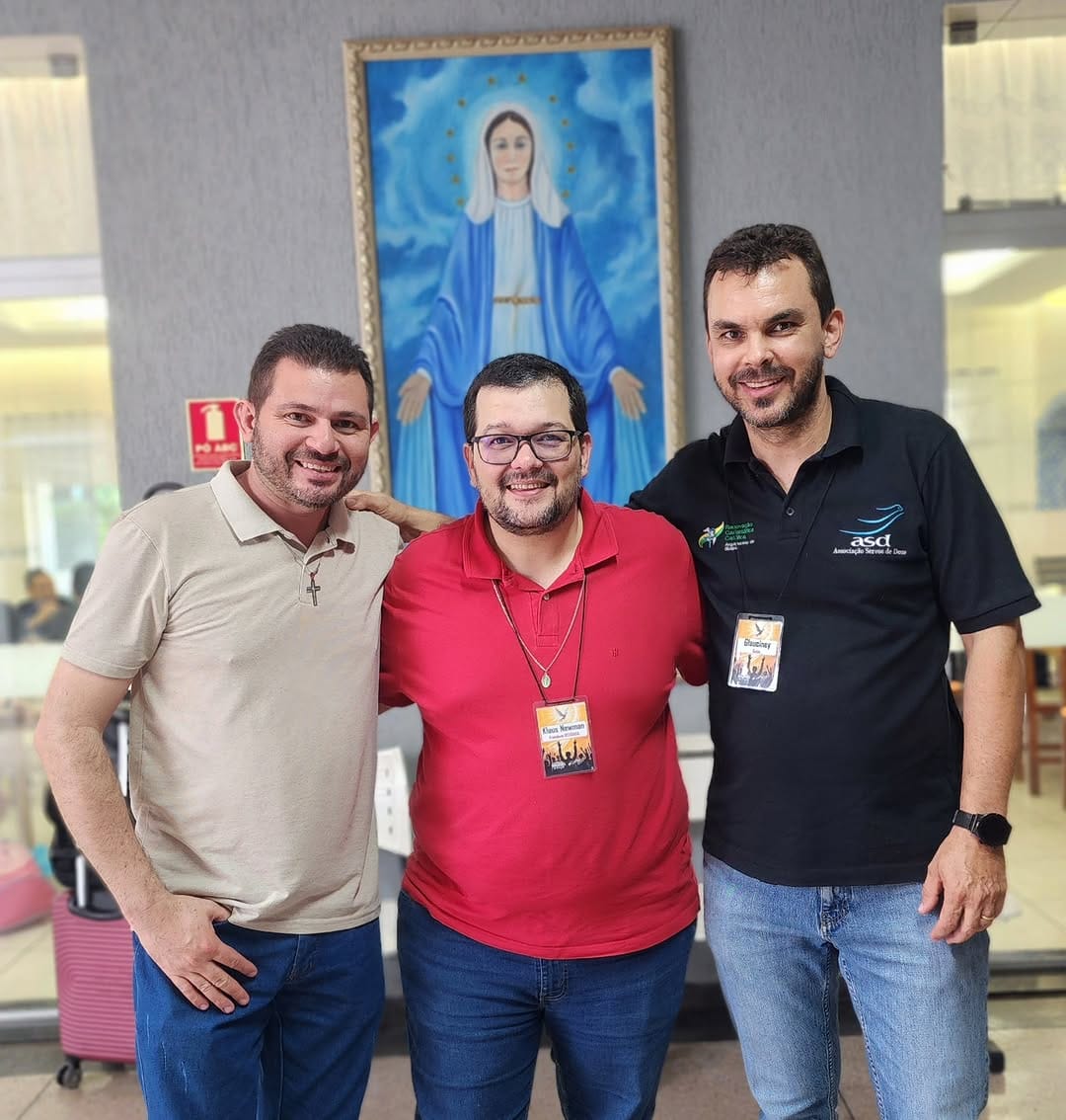 Post 8 by RCC Goiás on Instagram (carousel)