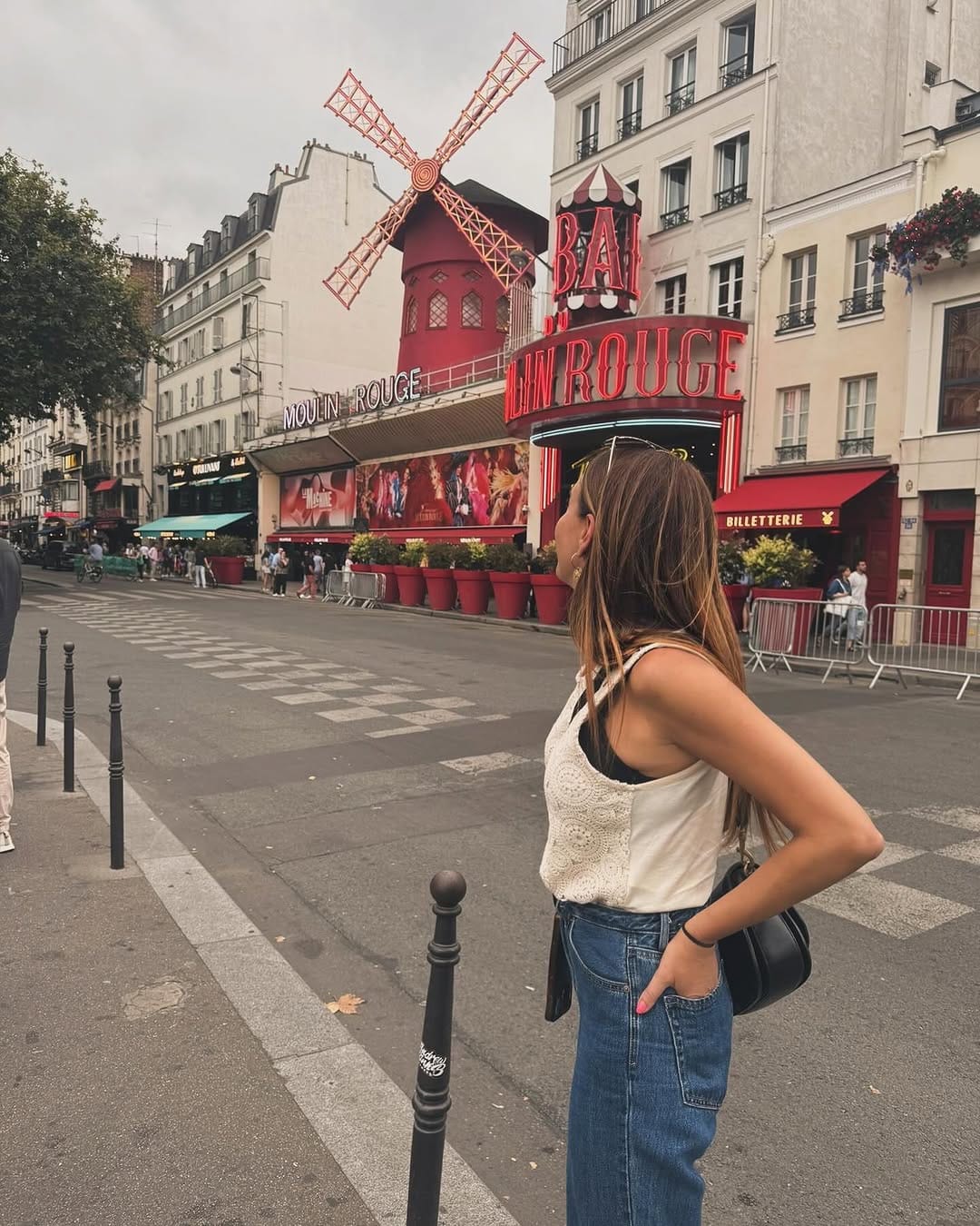 Post 4 by Lola Escobedo on Instagram (carousel)
