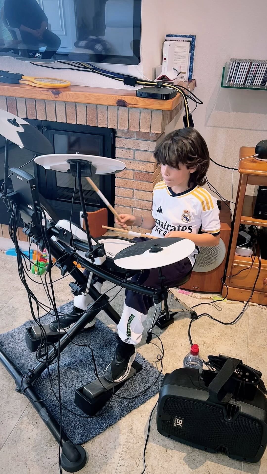 Post 9 by Lola Escobedo on Instagram (video)
