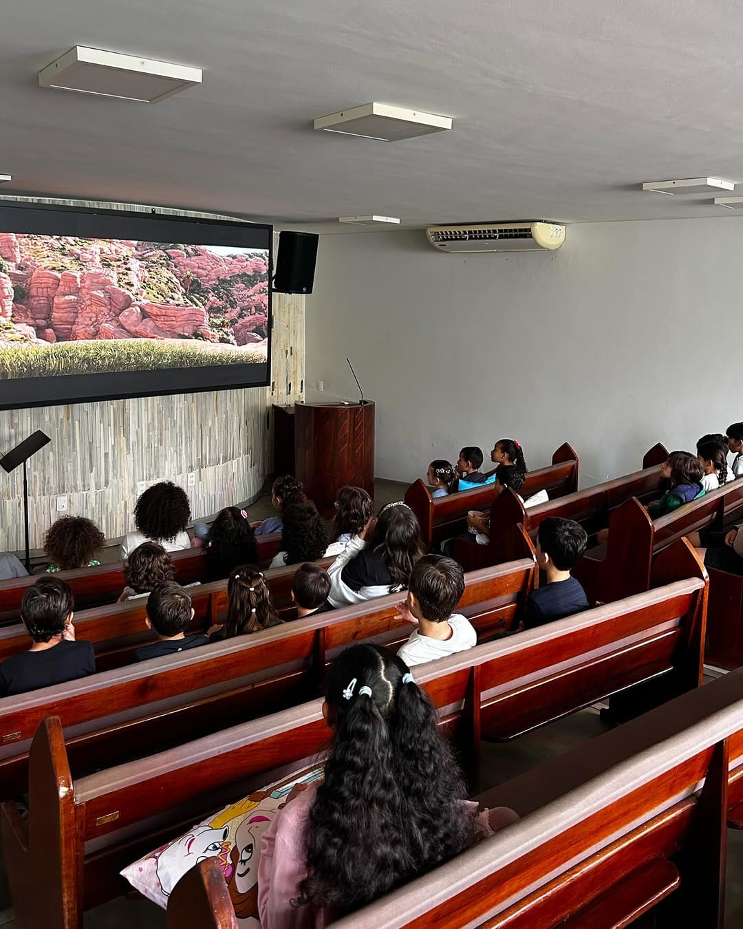 Post 5 by Primeira Igreja Presbiteriana de Goiânia on Instagram (carousel)