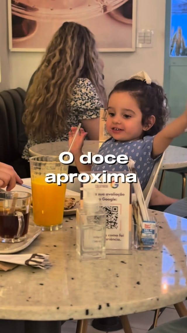 Post 4 by Kelly Gonçalves on Instagram (video)