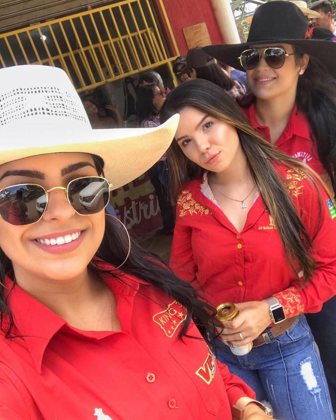 Post 2 by ⠀⠀⠀⠀As Damas De Vermelho💃🏼 on Instagram (carousel)