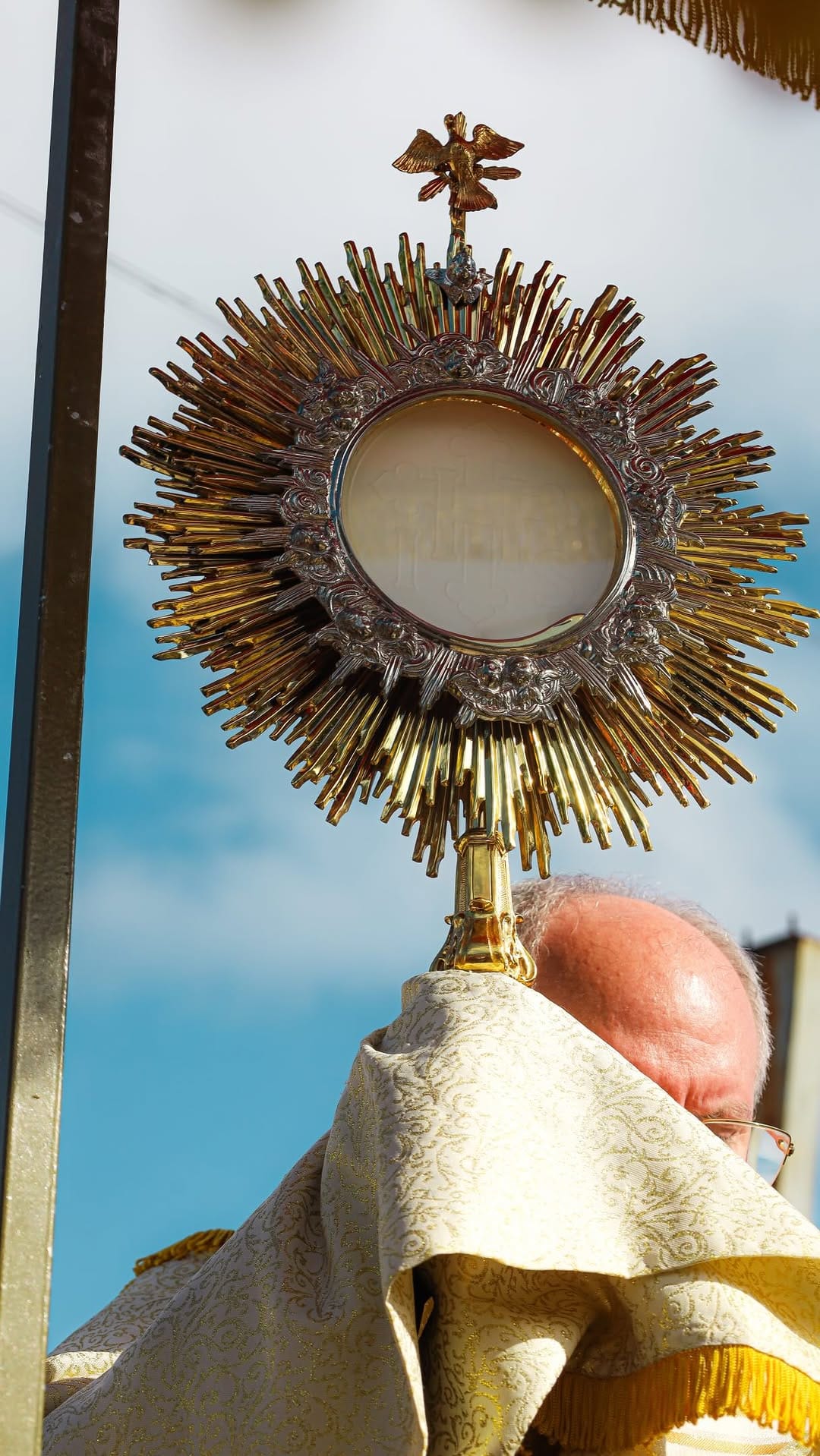 Post 9 by Paróquia Nossa Senhora do Perpétuo Socorro on Instagram (video)