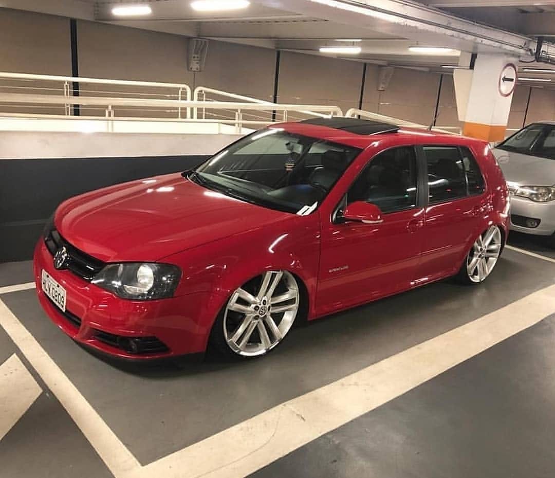 Post 6 by Point Das Naves on Instagram (image)