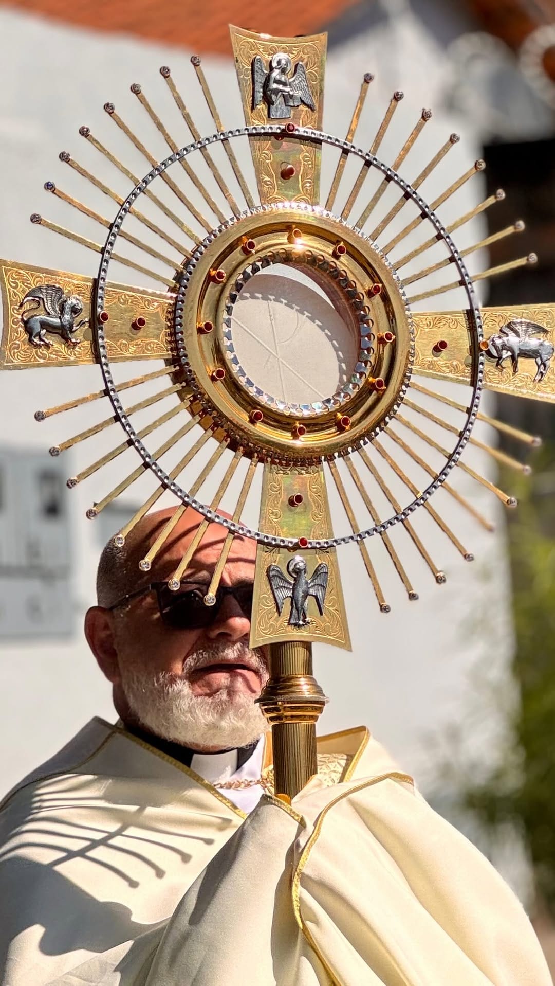 Post 3 by Paróquia Cristo Rei - Garavelo on Instagram (video)