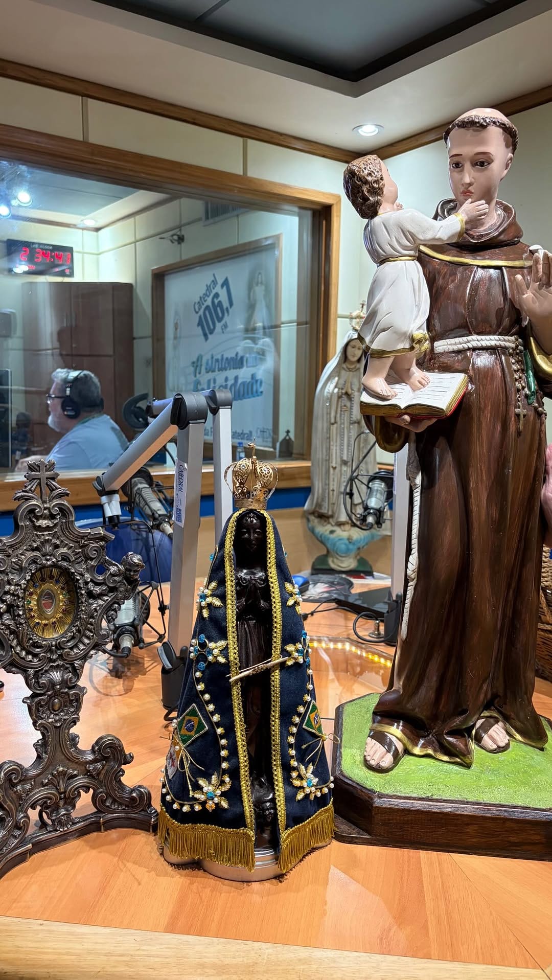 Post 2 by Rádio Catedral FM/RJ | 106,7 on Instagram (video)