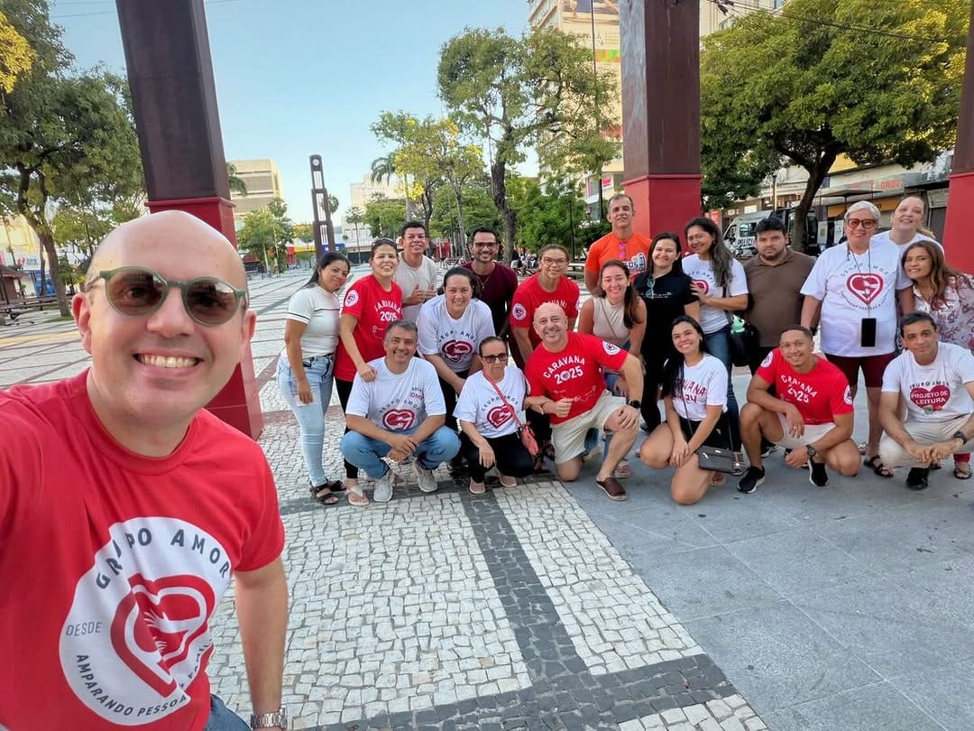 Post 9 by Associação Amor on Instagram (carousel)