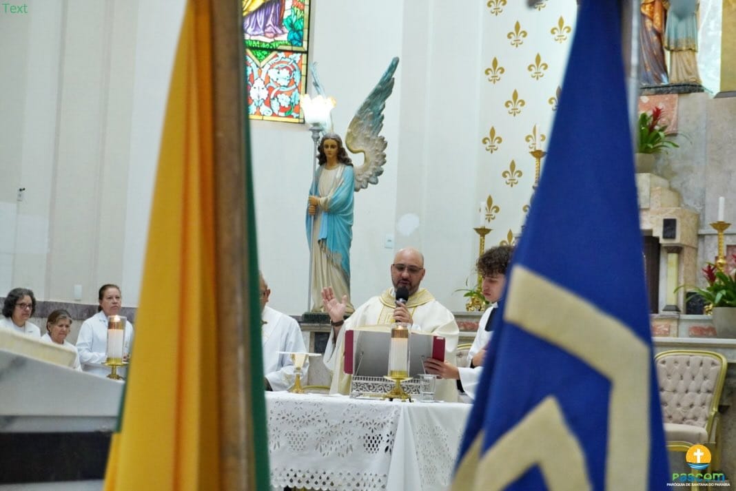 Post 3 by Paróquia de Sant'Ana - SJC on Instagram (carousel)