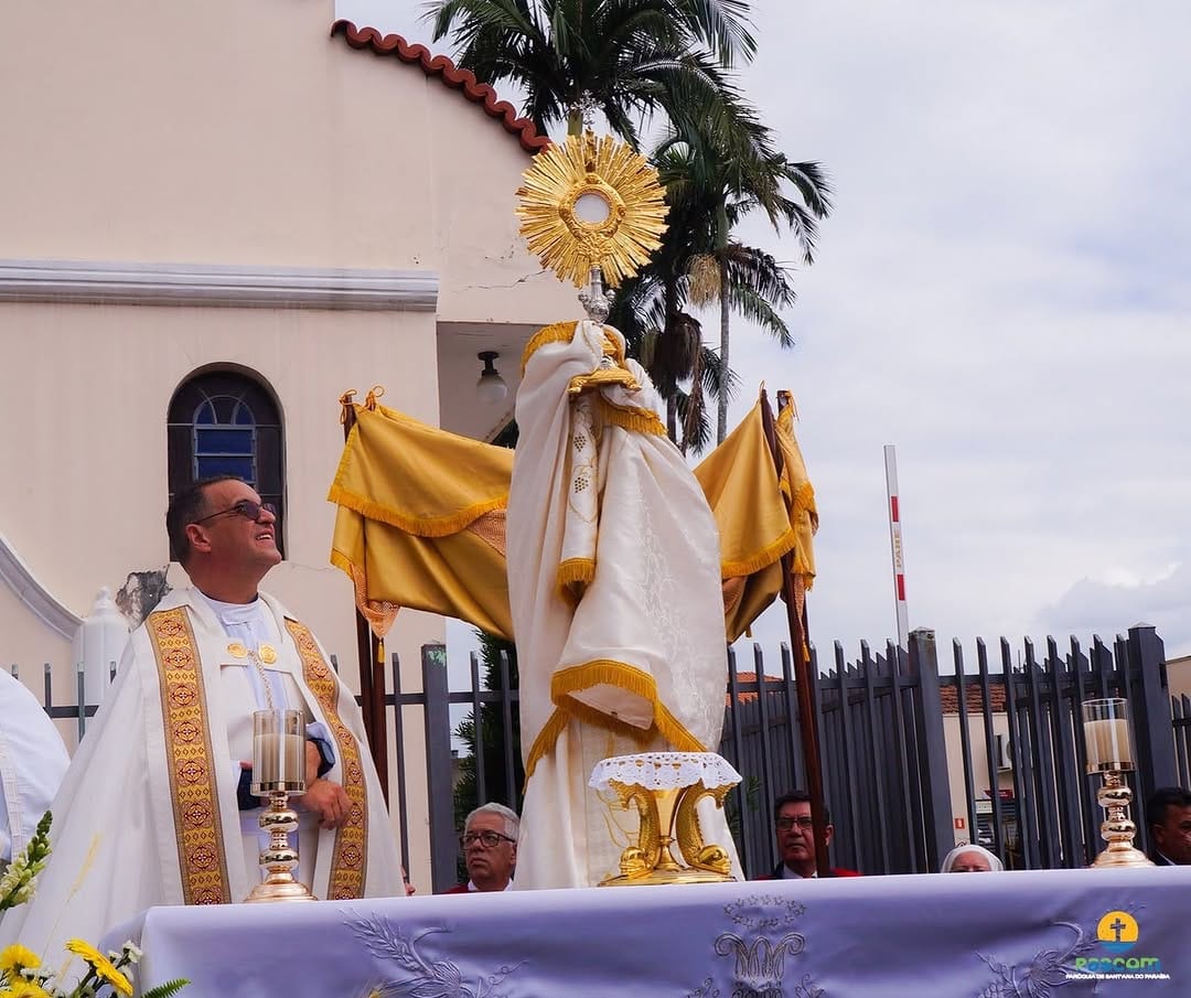 Post 2 by Paróquia de Sant'Ana - SJC on Instagram (carousel)