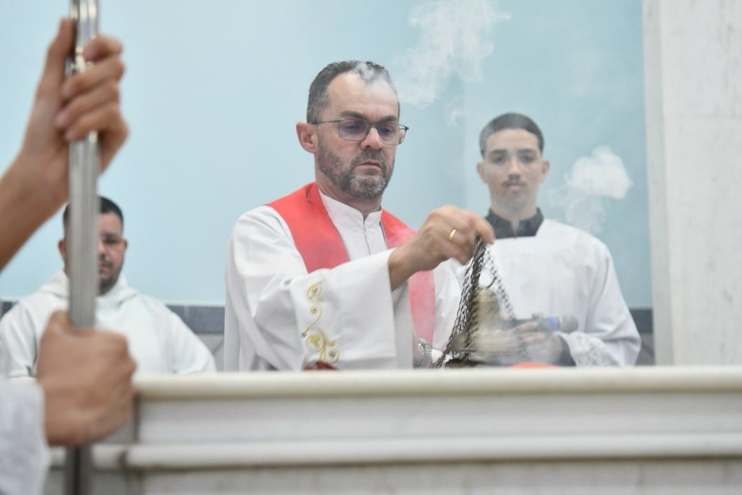 Post 6 by Paróquia Jesus Bom Pastor on Instagram (carousel)