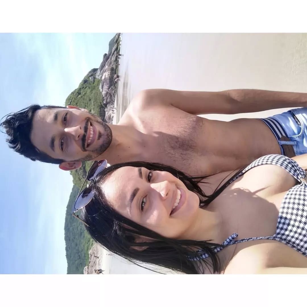 Post 2 by .  Amanda Domingues ♡ on Instagram (image)
