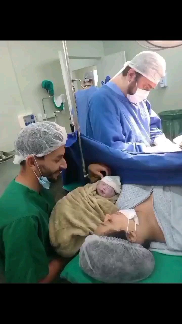 Post 10 by .  Amanda Domingues ♡ on Instagram (video)