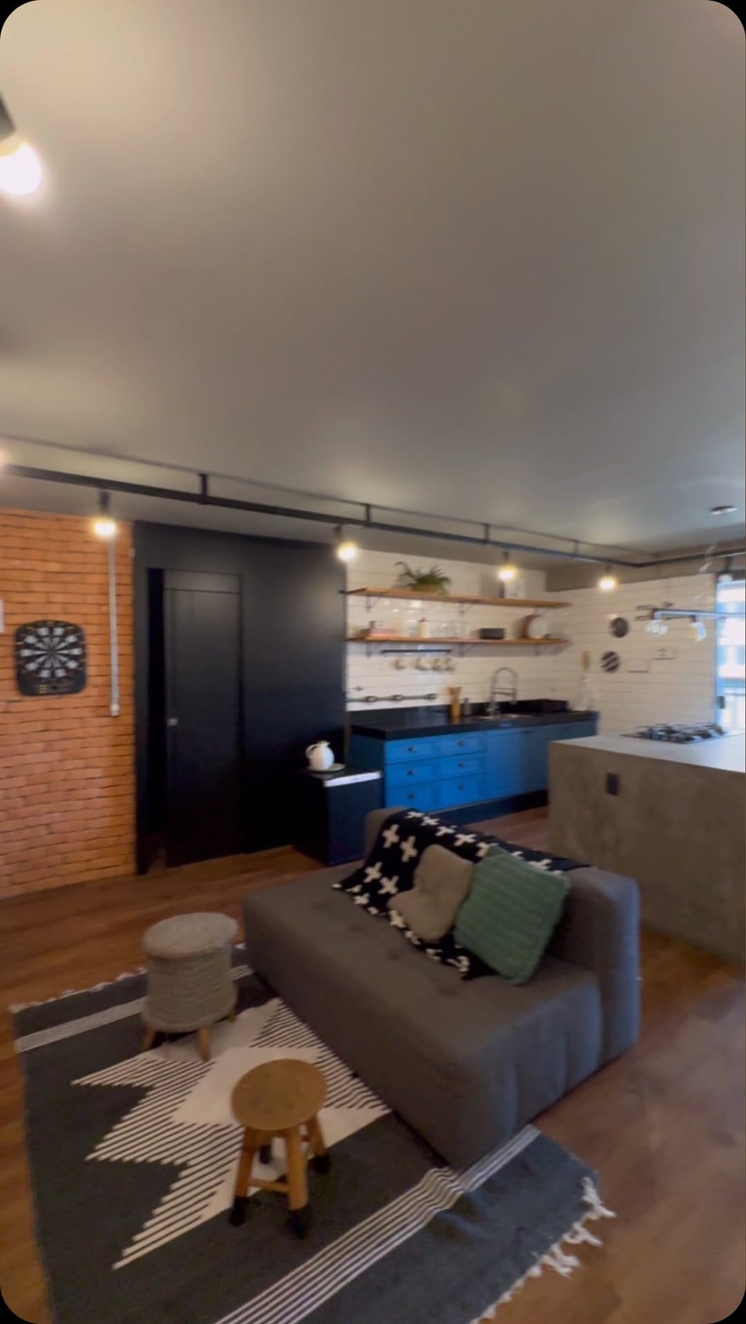Post 8 by Apartamento 103 on Instagram (video)