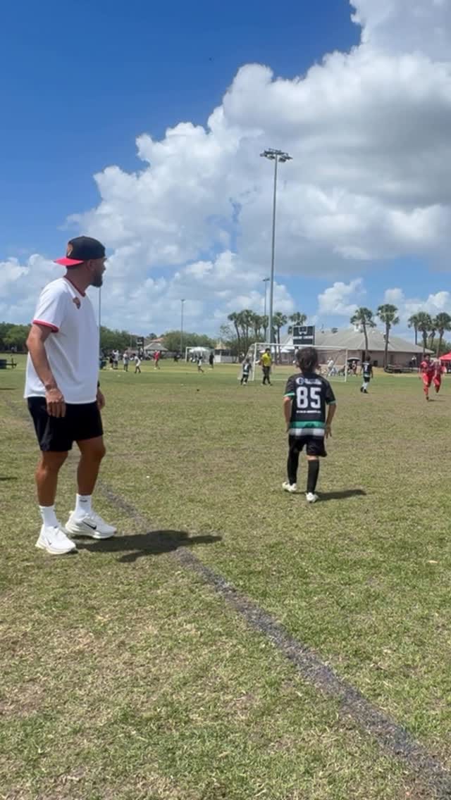 Post 4 by Sammy Felix  [🥁] on Instagram (video)